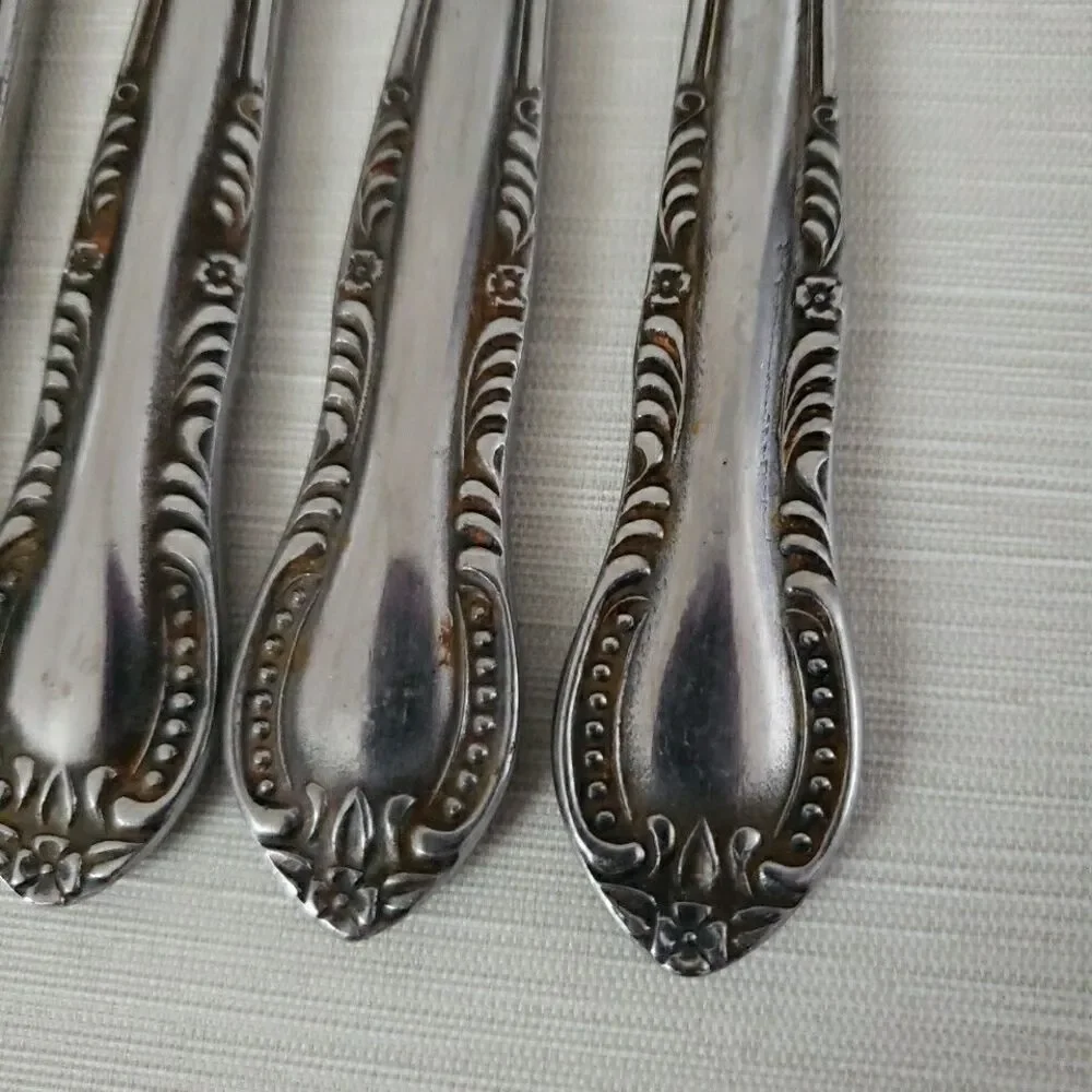 Columbia Stainless Dinner Knives Beaded Floral 8.5